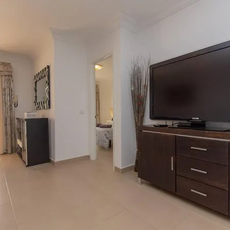 Bahia La Caleta 1 - Two Bed Lägenhet