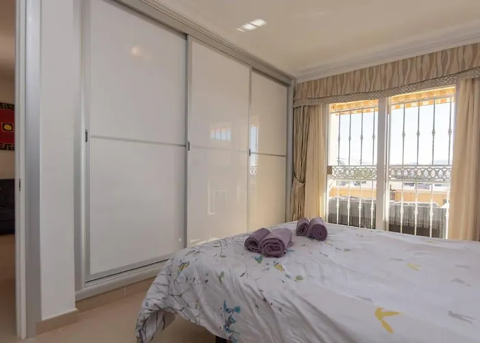 Bahia La Caleta 1 - Two Bed Lejlighed *